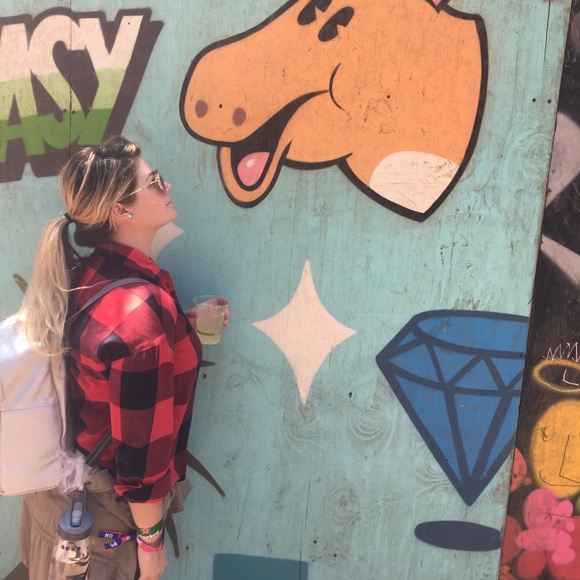 ๐ต๐ฎ D A N I E L L E ๐ฎ๐ต - Picture 2 of 13